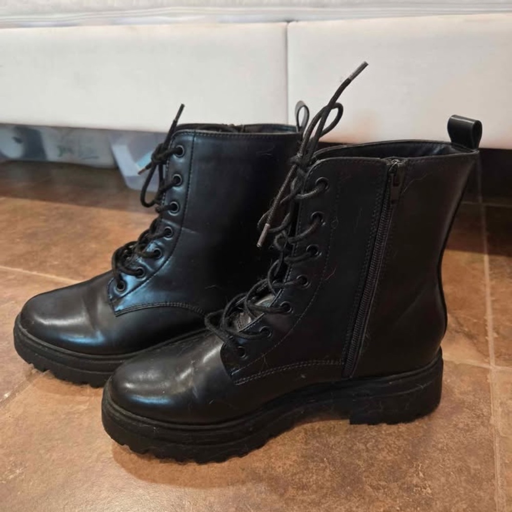 Black Combat Boots – Size 8.5